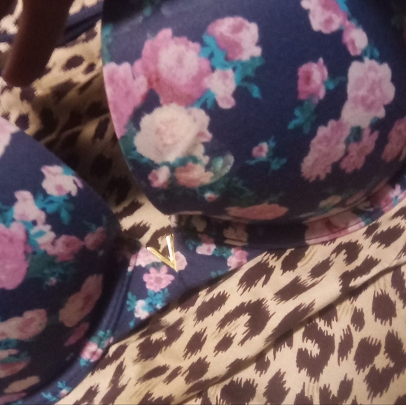 Victoria's Secret floral pushup bra - Picture 4 of 4